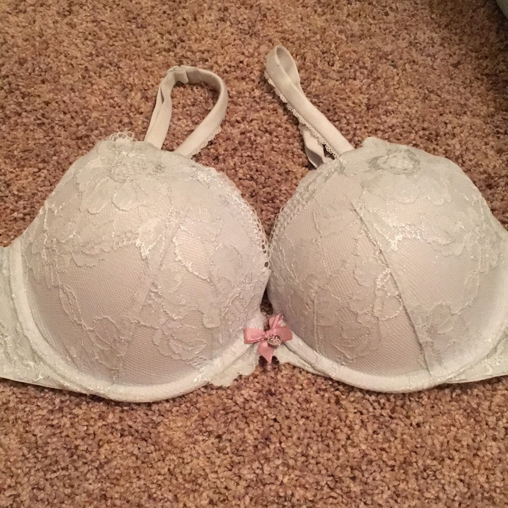 Victoria’s Secret Body Push Up Bra